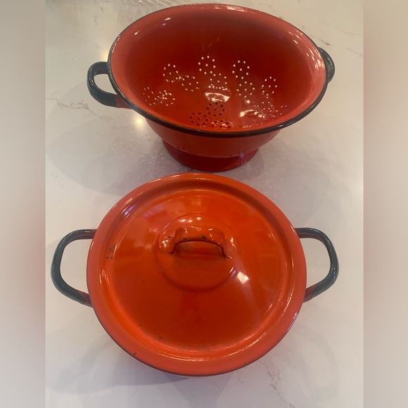 Huta Silesia Orange/Red Enamel Ware Strainer & Pot Set Made In Poland Vintage 60 - Picture 1 of 14